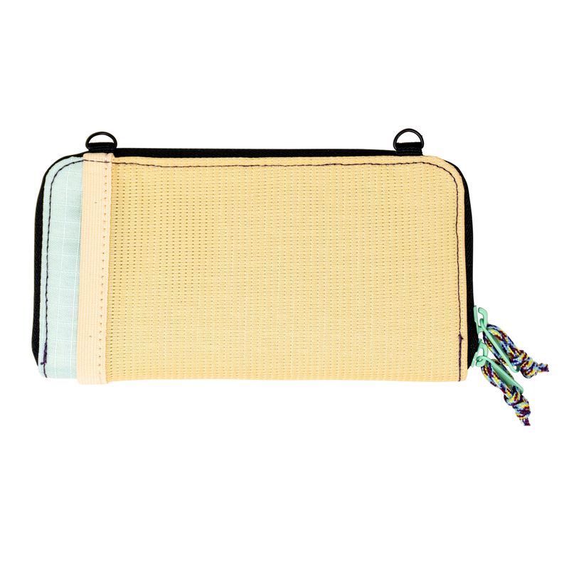 sku:18833137 Nomad Wallet Plum Back #color_plum