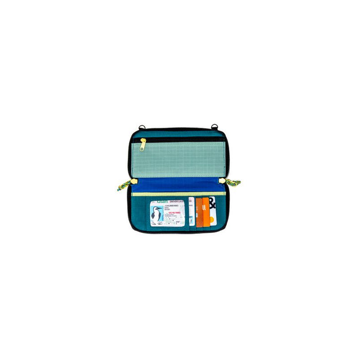 sku:18833114 Nomad Wallet Teal Inside #color_teal