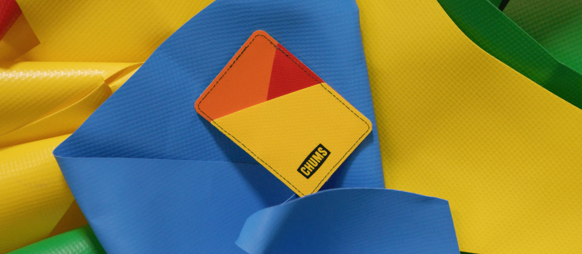 Duckie Wallet lifestyle: Duckie 1